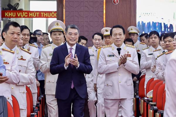 Thủ tướng Lê Minh Hưng: Tên gọi "Cảnh sát hình sự" mãi là niềm tin cậy của Nhân dân