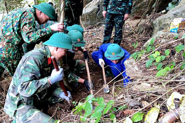 Kóh Loong - nơi ký ức thức dậy từ lòng núi