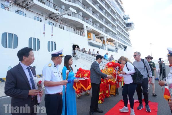 Thu ngân sách tăng 76%, du lịch tăng tốc: Bức tranh sáng của Khánh Hòa quý I