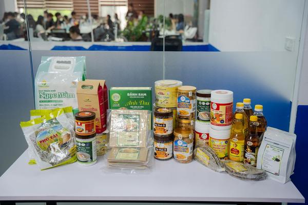 Địa phương bắt tay với nền tảng, “may đo” giải pháp thương mại điện tử cho doanh nghiệp bản địa