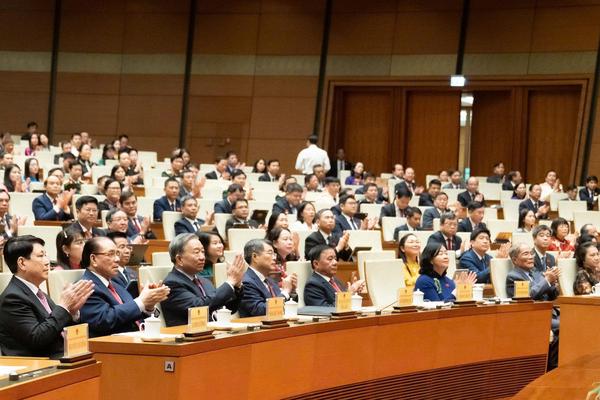 Quốc hội lần đầu tiên giao chỉ tiêu tăng trưởng cho từng địa phương