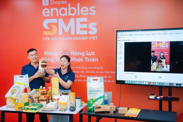 Địa phương bắt tay với nền tảng, “may đo” giải pháp thương mại điện tử cho doanh nghiệp bản địa