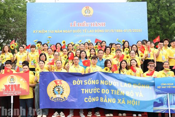 1.000 công nhân lao động diễu hành kỷ niệm 140 năm Ngày Quốc tế Lao động 1/5