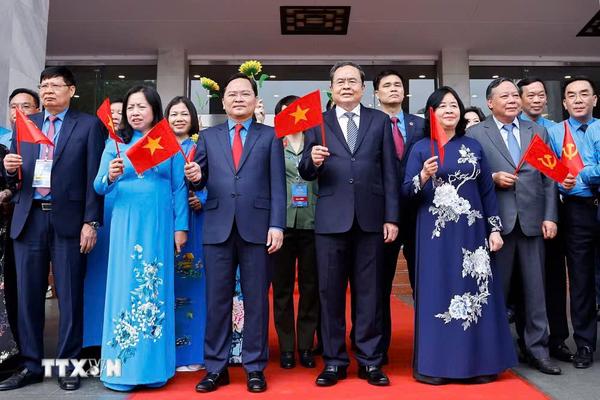 Chủ tịch Quốc hội: Các cấp công đoàn tập trung nâng cao năng suất lao động và tăng trưởng hai con số