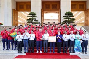 Thủ tướng Lê Minh Hưng gặp mặt, chúc mừng tuyển bóng đá U17 Việt Nam