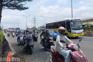 TP HCM: Người dân trở lại sau nghỉ lễ, giao thông cửa ngõ tăng nhưng không căng thẳng
