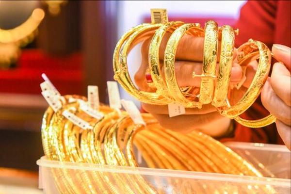 Giá vàng hôm nay 11/5: Vàng thế giới giảm mạnh, kịch bản tiếp theo là gì?