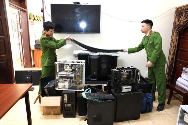 Vòng vây siết chặt, vì sao "vòi bạch tuộc" web lậu vẫn vươn dài?