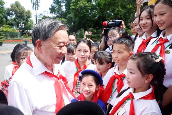 Tổng Bí thư, Chủ tịch nước: Tuyệt đối không để bạo lực, bắt nạt trong trường học