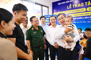 Đầu tiên tại Việt Nam, toàn quân, dân Côn Đảo được VNVC tài trợ tiêm miễn phí vắc xin cúm trong 3 năm cùng kho lạnh bảo quản vắc xin chuẩn quốc tế