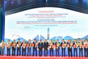 An Giang công bố quy hoạch, trao giấy chứng nhận đầu tư 19 dự án gần 67.000 tỷ đồng