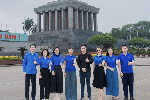 Tuổi trẻ Trường Cán bộ Thanh tra thành kính tưởng nhớ Chủ tịch Hồ Chí Minh