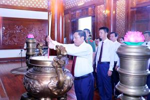 Lào Cai: Dâng hương tưởng niệm Chủ tịch Hồ Chí Minh