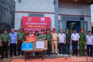 Thanh tra Công an tỉnh Đắk Lắk bàn giao “Nhà tình thương” cho hộ nghèo vùng biên