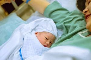 Phụ nữ sinh đủ 2 con trước 35 tuổi sẽ được hỗ trợ tối thiểu 2 triệu đồng