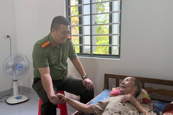 Chung tay dựng mái ấm cho hộ khó khăn ở Ea Wy