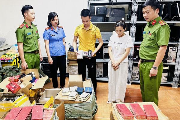 Thanh Hoá: Khởi tố các đối tượng buôn nước hoa giả, giả mạo các thương hiệu nổi tiếng