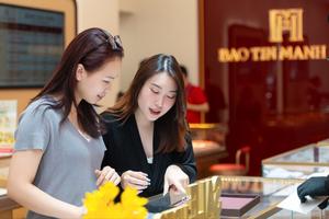 Giá vàng hôm nay 24/3: Vàng tiếp tục chịu áp lực, xu hướng giảm bao trùm