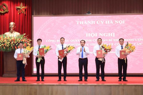 Công bố quyết định bổ nhiệm Chánh Văn phòng Thành uỷ Hà Nội