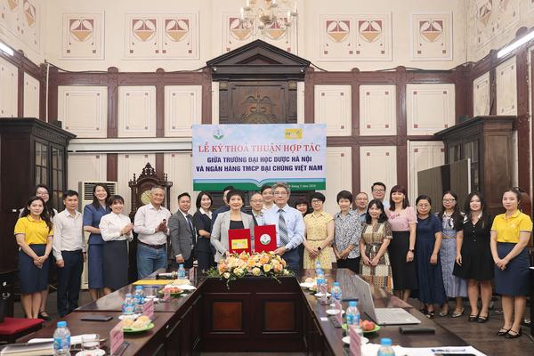 PVcomBank và Trường Đại học Dược Hà Nội hợp tác phát triển hệ sinh thái tài chính giáo dục