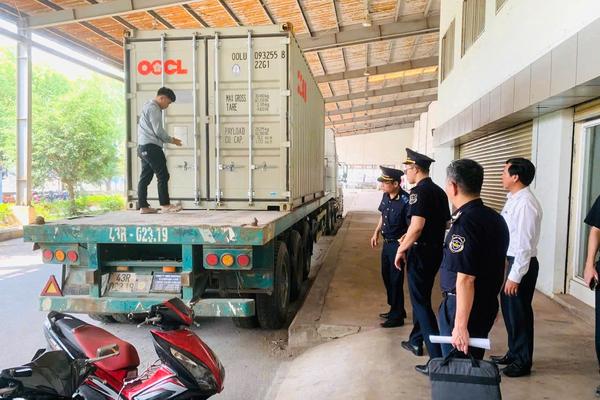 Hải quan phát hiện vụ buôn lậu 325.000 bao thuốc lá giả