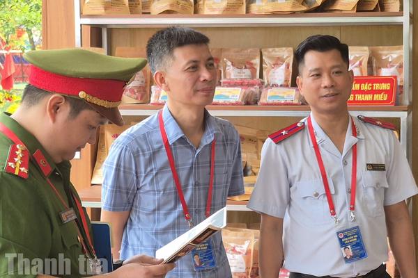 Báo Thanh tra nhận Bằng khen của Chủ tịch UBND tỉnh Phú Thọ