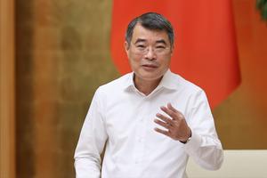 Thủ tướng: Nếu cần thiết, tạm thời giữ ổn định giá dịch vụ y tế, giáo dục