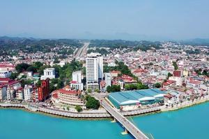 Công nghiệp Cao Bằng tăng 16,8%, thương mại dịch vụ bứt phá mạnh