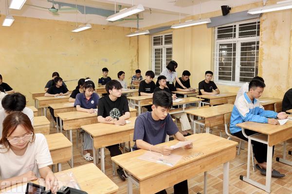 27 thí sinh bị đình chỉ trong ngày đầu tiên thi tốt nghiệp THPT