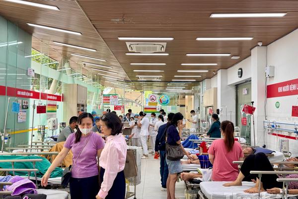 Từ 1/7, người có BHYT tự đi khám chữa bệnh trái tuyến được hưởng thêm nhiều quyền lợi