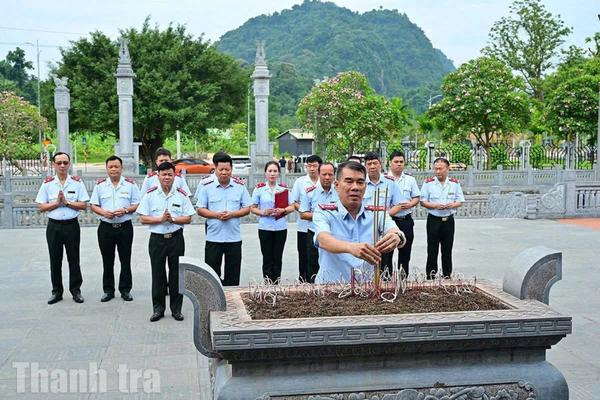 Tuyên Quang dâng hương tưởng niệm đồng chí Hồ Tùng Mậu, Tổng Thanh tra đầu tiên của Chính phủ