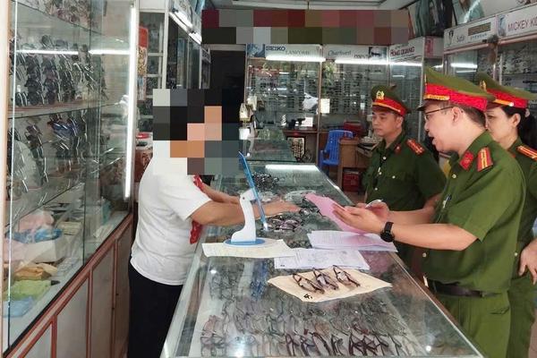 Đà Nẵng siết chống hàng giả, hàng nhái, gian lận thương mại trên cả thị trường và không gian mạng