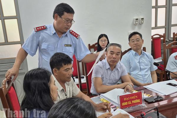 Tổ công tác của Thanh tra Chính phủ làm việc với công dân khiếu nại đường Vành đai 2 ở Bắc Hà, Lào Cai
