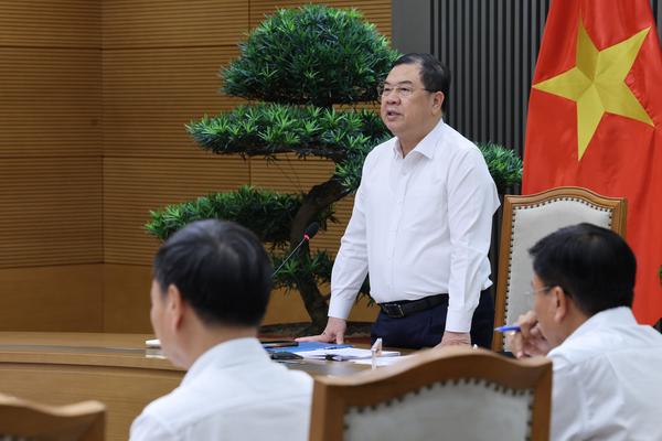 Phó Thủ tướng Thường trực nêu yêu cầu khi làm đường sắt kết nối Việt Nam - Trung Quốc