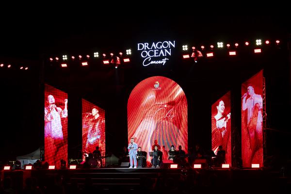 Dragon Ocean Concert 01 – “Dòng chảy”: Hàng nghìn khán giả hòa nhịp cảm xúc trong đêm nhạc bên biển Đồ Sơn