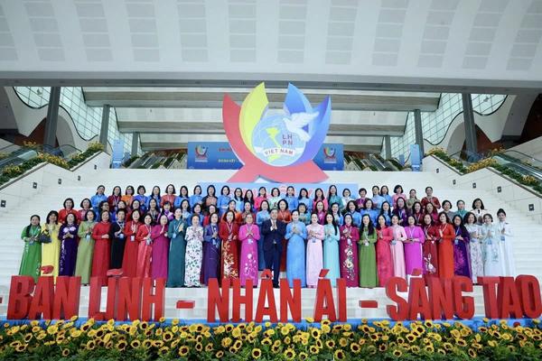 Khơi dậy khát vọng cống hiến, phát huy sức mạnh phụ nữ Việt Nam trong kỷ nguyên mới