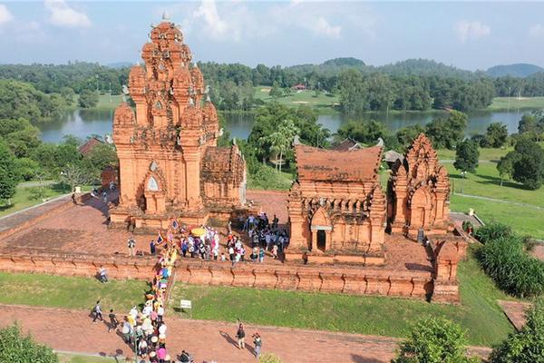 Chuyển giao Làng Văn hóa - Du lịch các dân tộc Việt Nam về UBND TP Hà Nội quản lý