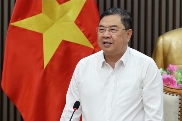 Phó Thủ tướng Thường trực: Không để trục lợi từ nhập khẩu ô tô diện quà biếu, quà tặng