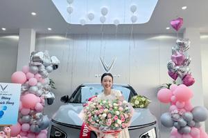 Bỏ xe xăng sau nhiều năm gắn bó, “mẹ bỉm” ở Hà Nội tìm thấy chân ái từ VinFast VF 7
