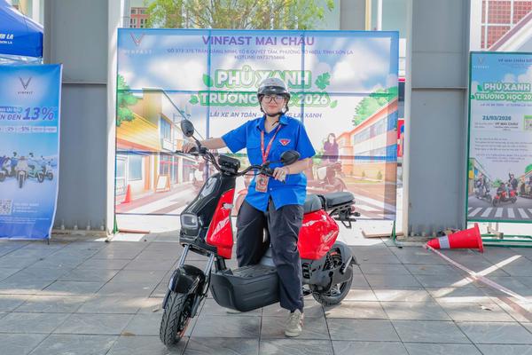 VinFast Amio: Quà tựu trường đúng gu cho học sinh, phụ huynh xuýt xoa vì vừa an toàn, vừa tiết kiệm