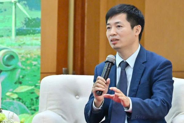 Chuyên gia kinh tế: Đừng nhìn giá vàng chỉ qua những biến động ngắn hạn