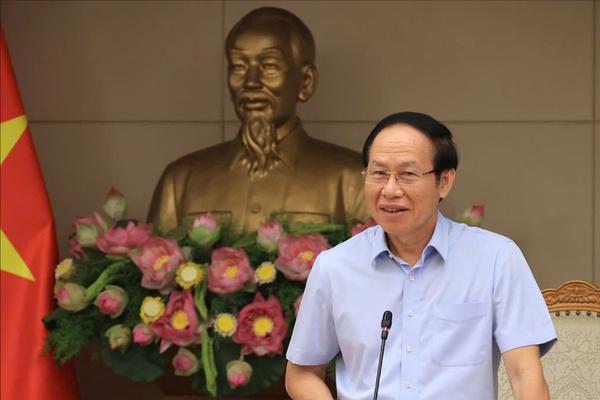 Phó Thủ tướng chỉ đạo mới về biên chế giáo viên, khoản thu đầu năm học, giảm áp lực thi cử