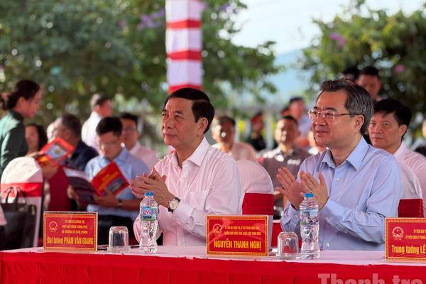 Đại tướng Phan Văn Giang dự Lễ khởi công xây dựng 100 nhà phòng tránh lũ tại Đắk Lắk