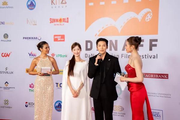 Diễn viên Hàn Quốc Ji Chang Wook, cùng dàn sao đổ bộ thảm đỏ Liên hoan phim châu Á Đà Nẵng 2026