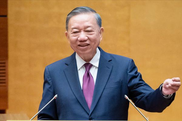 Tổng Bí thư, Chủ tịch nước: Có chính sách tiền lương, phụ cấp để cán bộ yên tâm công tác