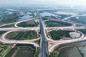 Thủ tướng yêu cầu công khai tiến độ, giải ngân các dự án giao thông trọng điểm