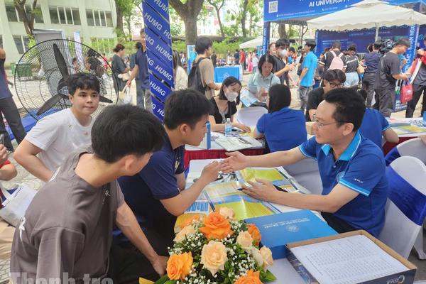 Xét tuyển đại học 2026: Không nên "om" nguyện vọng đến "phút chót"