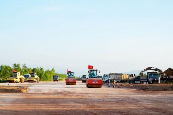 Gia Lai khẩn trương cắt hạ cao su, chuyển đổi đất rừng làm cao tốc Quy Nhơn - Pleiku