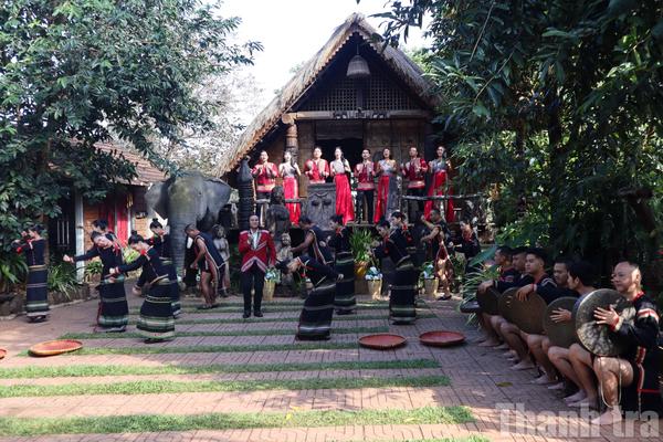 Giám đốc Sở Văn hóa Đắk Lắk: Phải để cồng chiêng sống trong đời sống cộng đồng