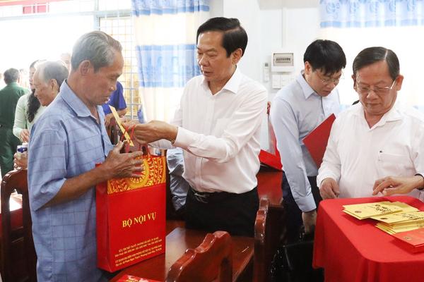 Chăm lo người có công bằng nhiều hình thức thiết thực